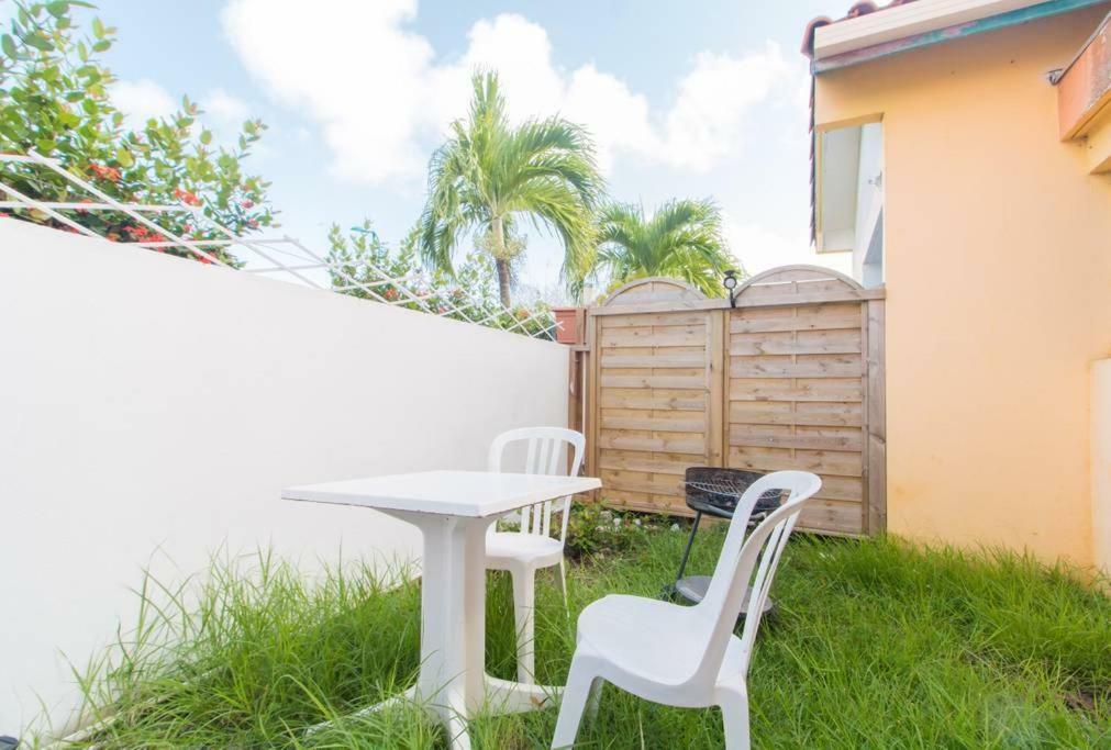 Superbe Studio Avec Jacuzzi Prive Apartamento Sainte-Anne Exterior foto